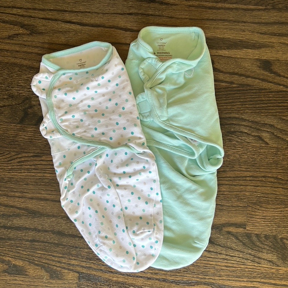 SwaddleMe set of 2 baby swaddles SM/MED